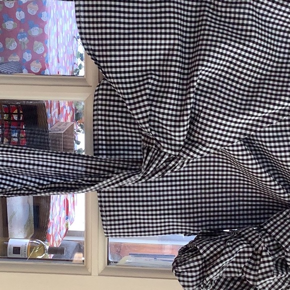 Wrap around black and white check blouse with ruffled sleeves - Picture 3 of 5